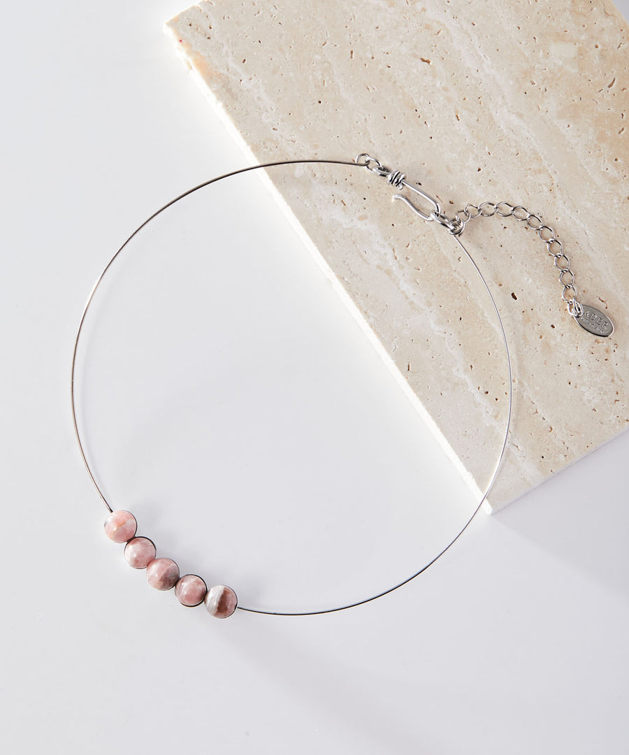 RIVIERA stone choker