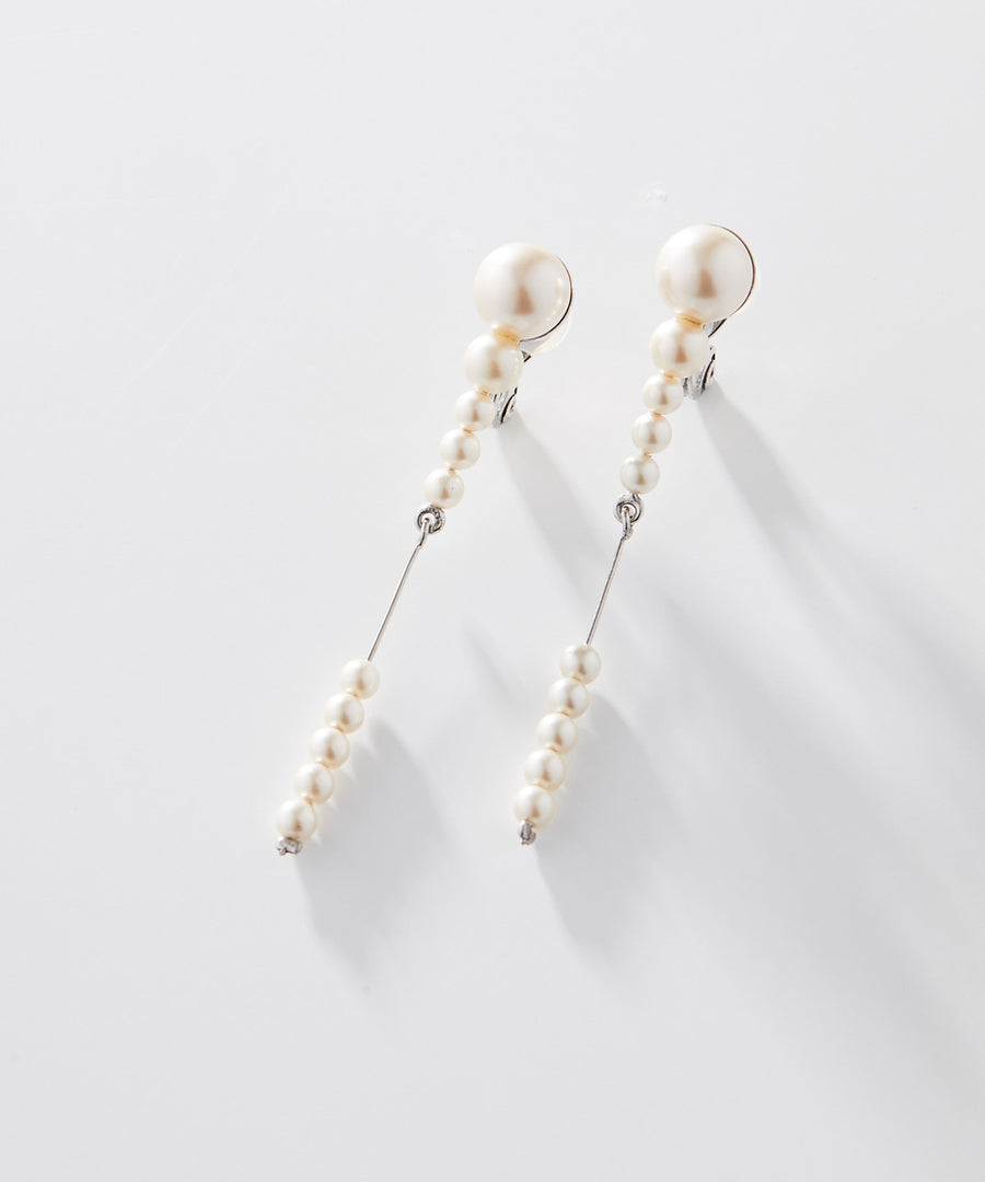 NUAGE random pearl earring