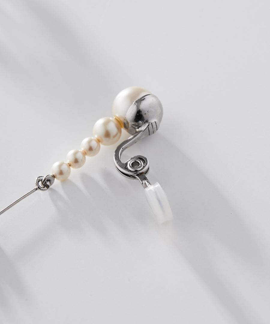 NUAGE random pearl earring