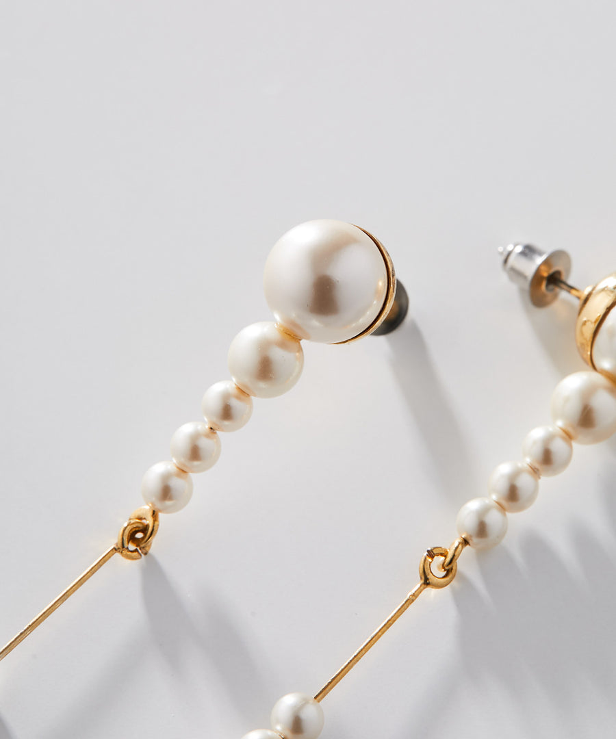 NUAGE random pearl earring