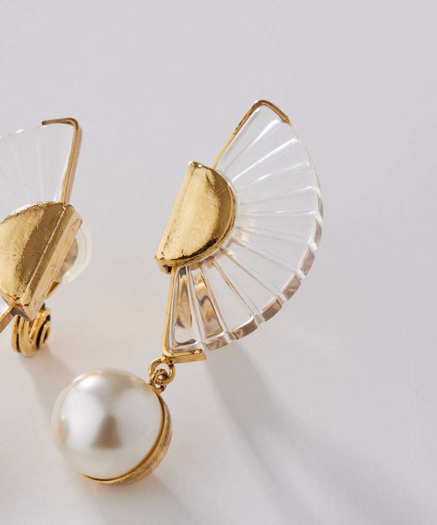 PAVO pearl earring