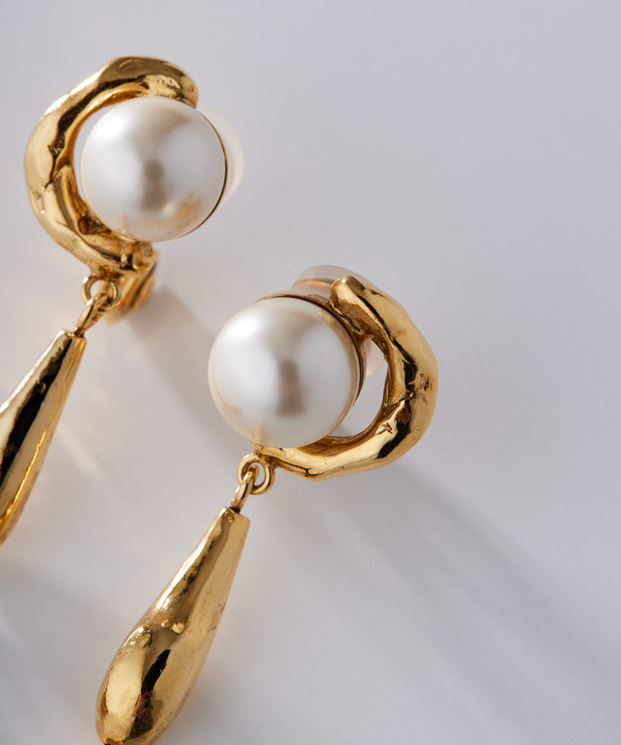 GOUTTE pearl earring