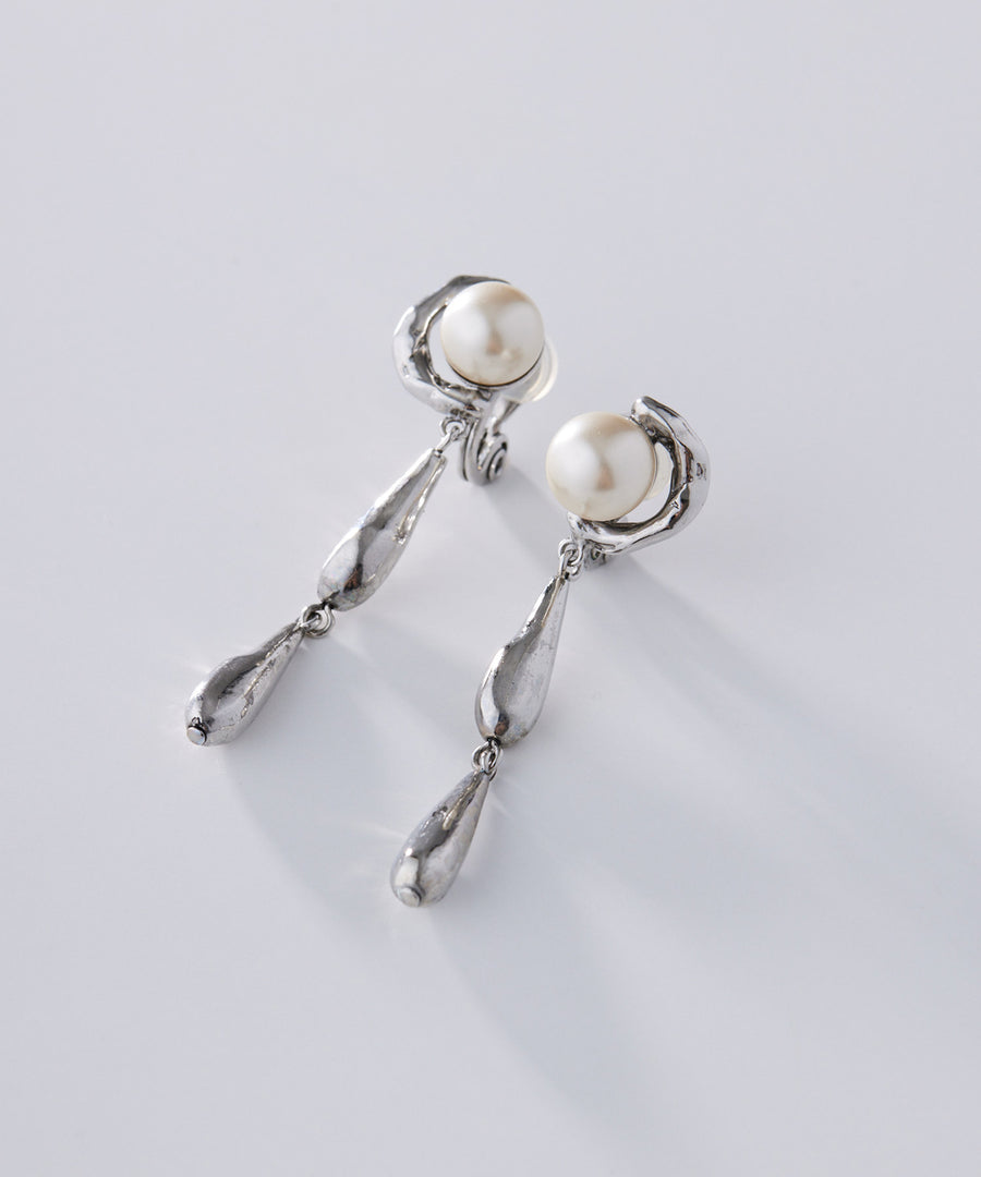 GOUTTE pearl earring