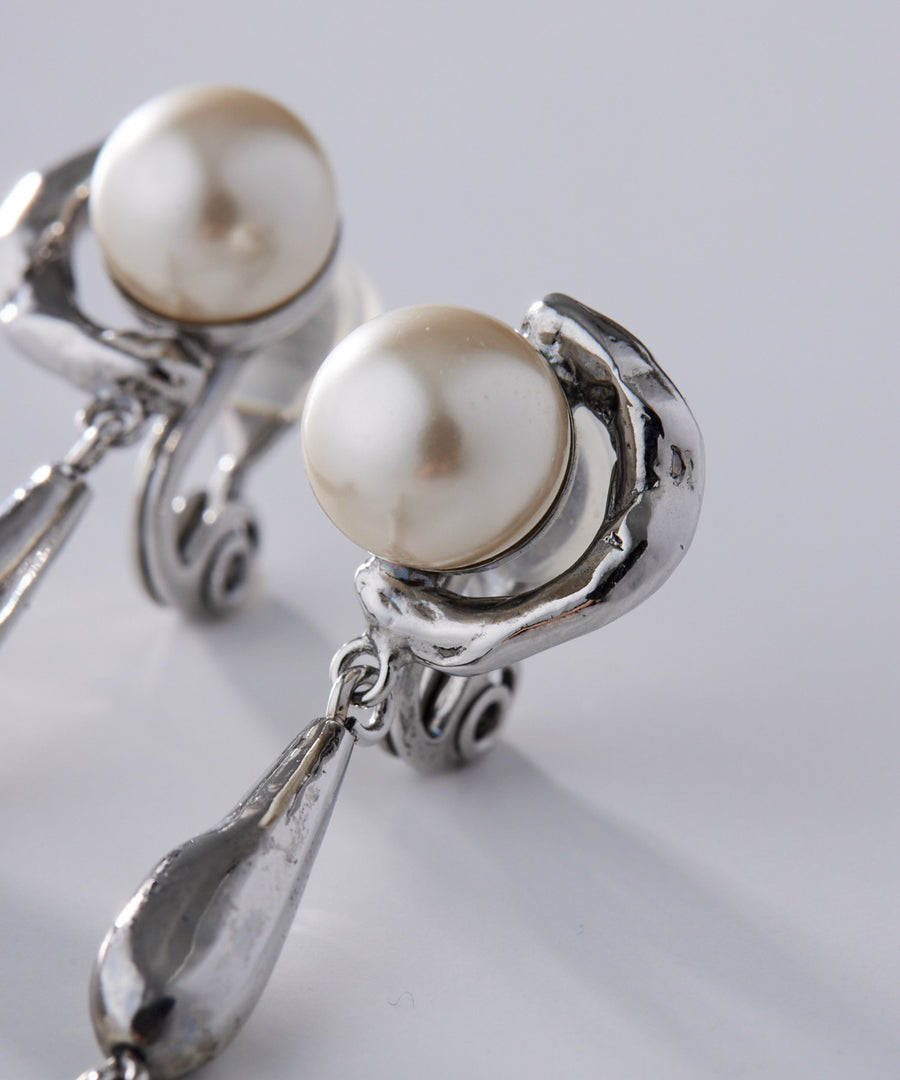 GOUTTE pearl earring