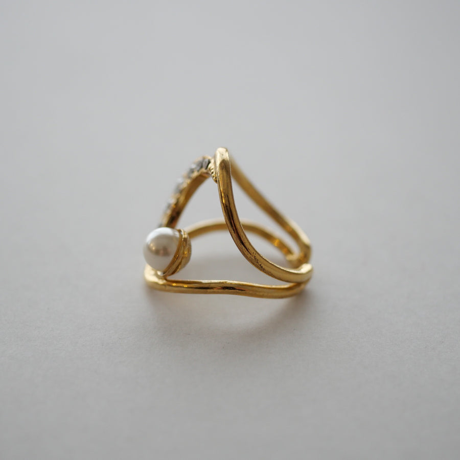 MOON pearl ring