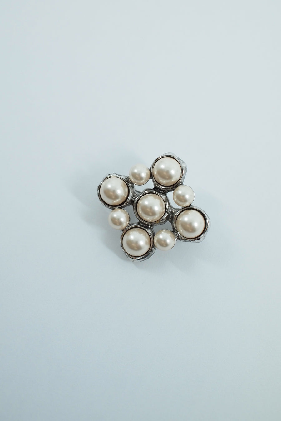 BEAUTE square pearl brooch