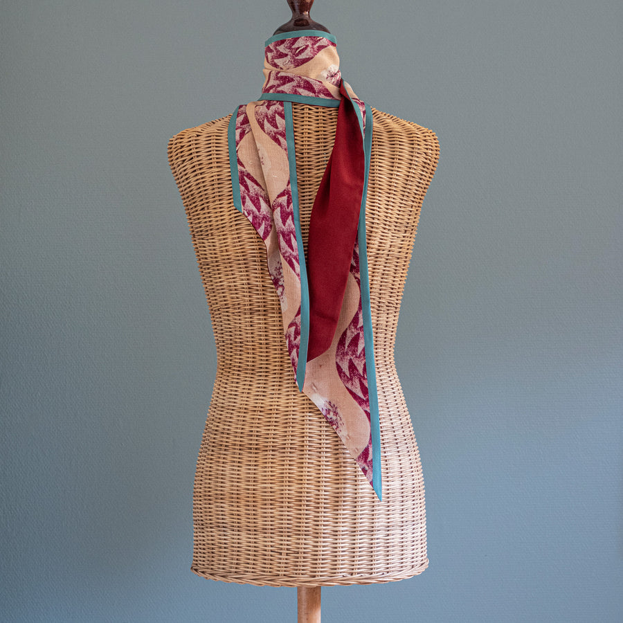 Slim French Wave Scarf