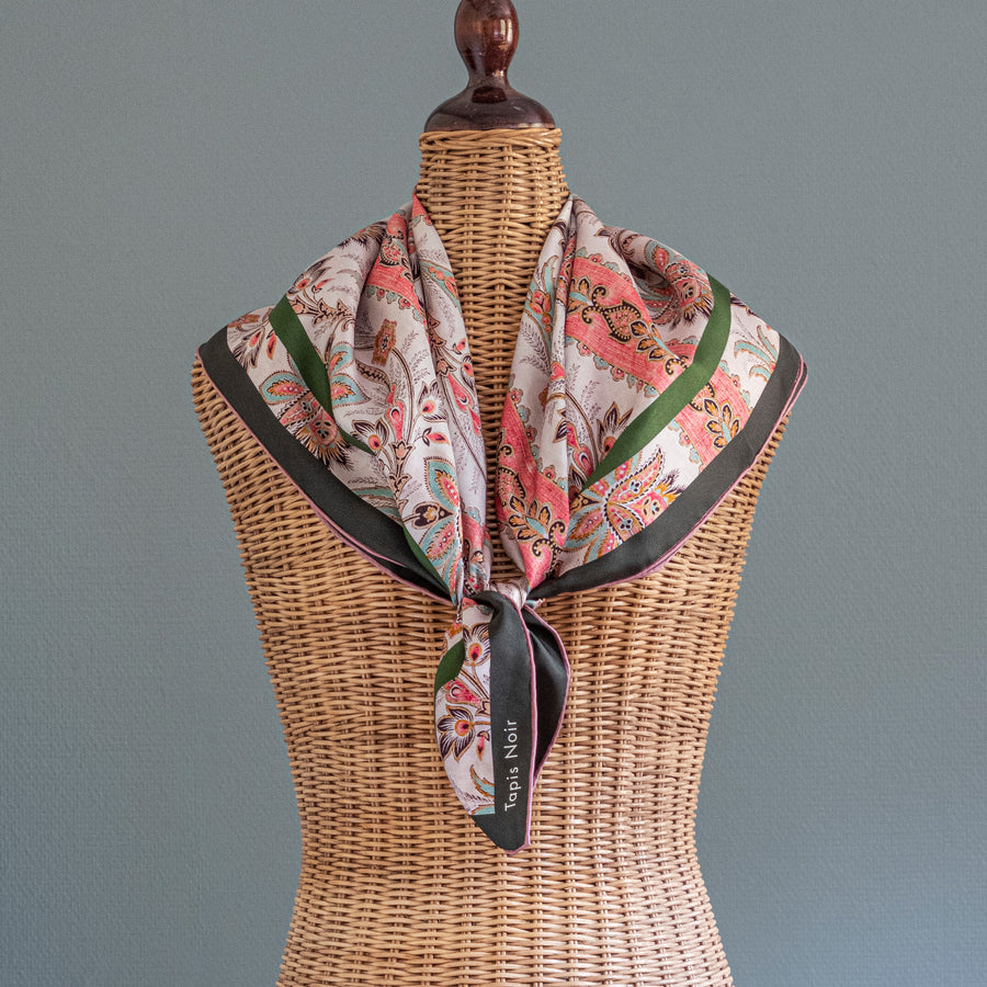 Classical Flower Wave Scarf