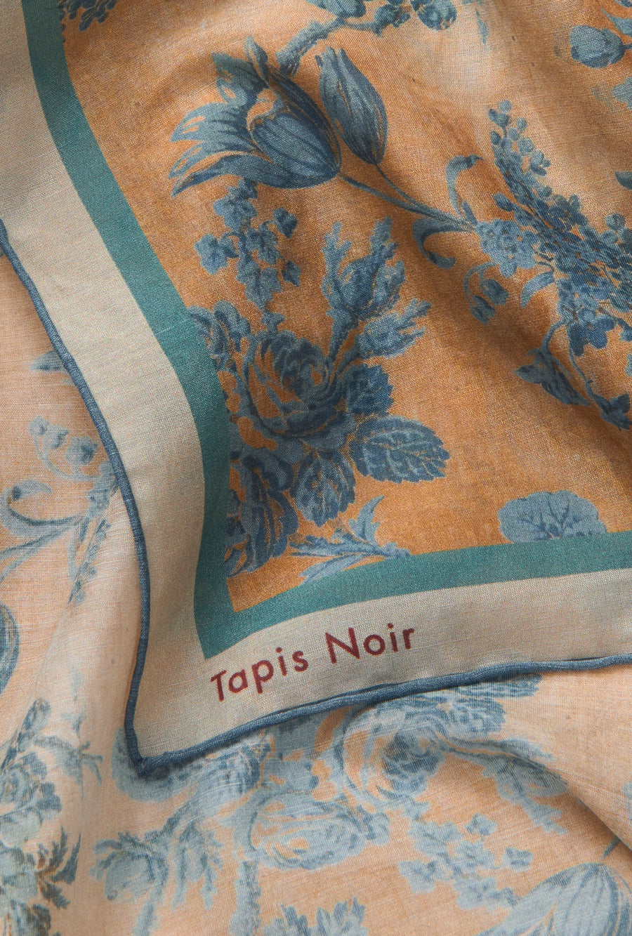 Light Dahlia Scarf /スカーフ