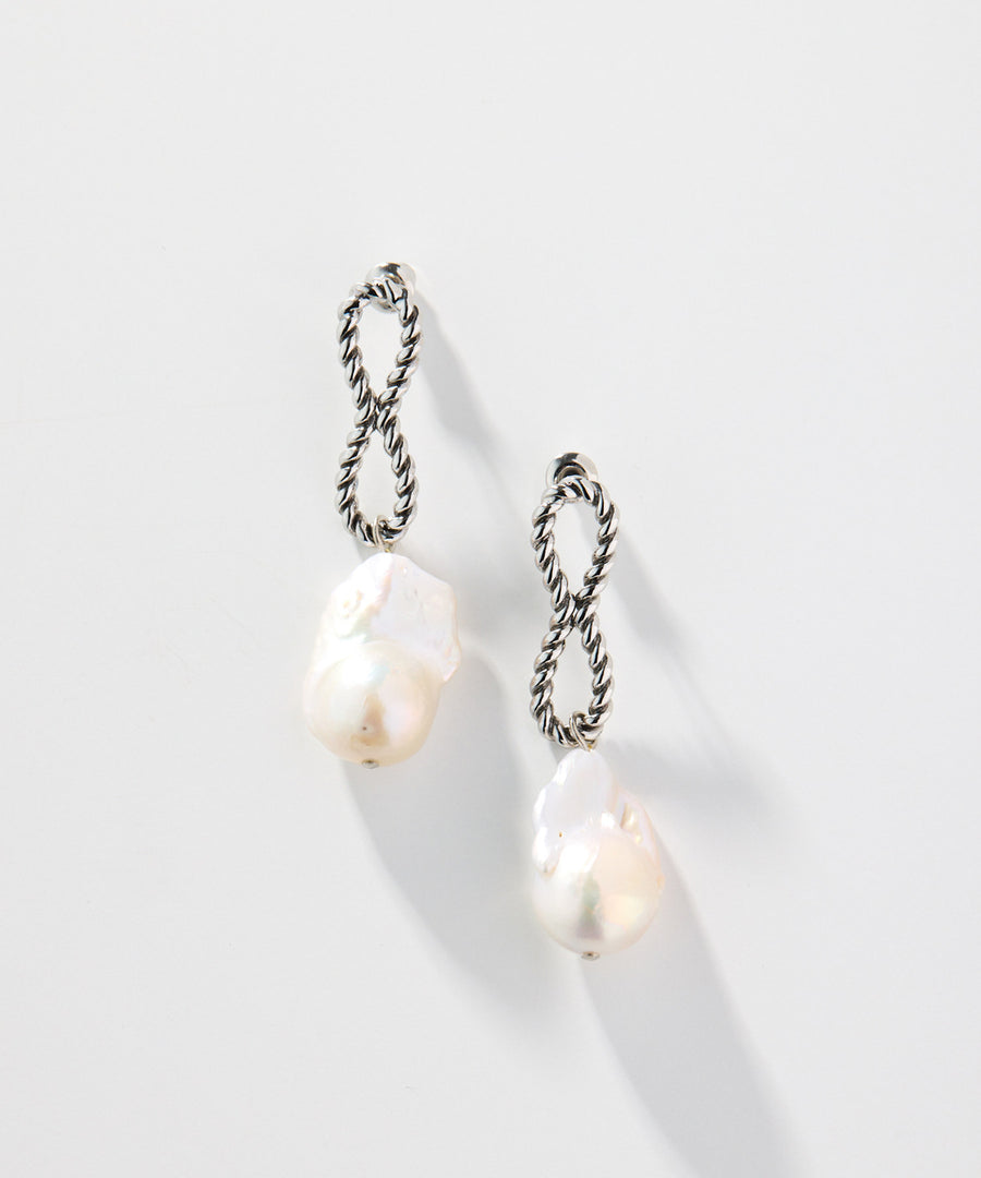 ADER.bijoux（アデルビジュー）｜TORSION pearl pierce/ピアス