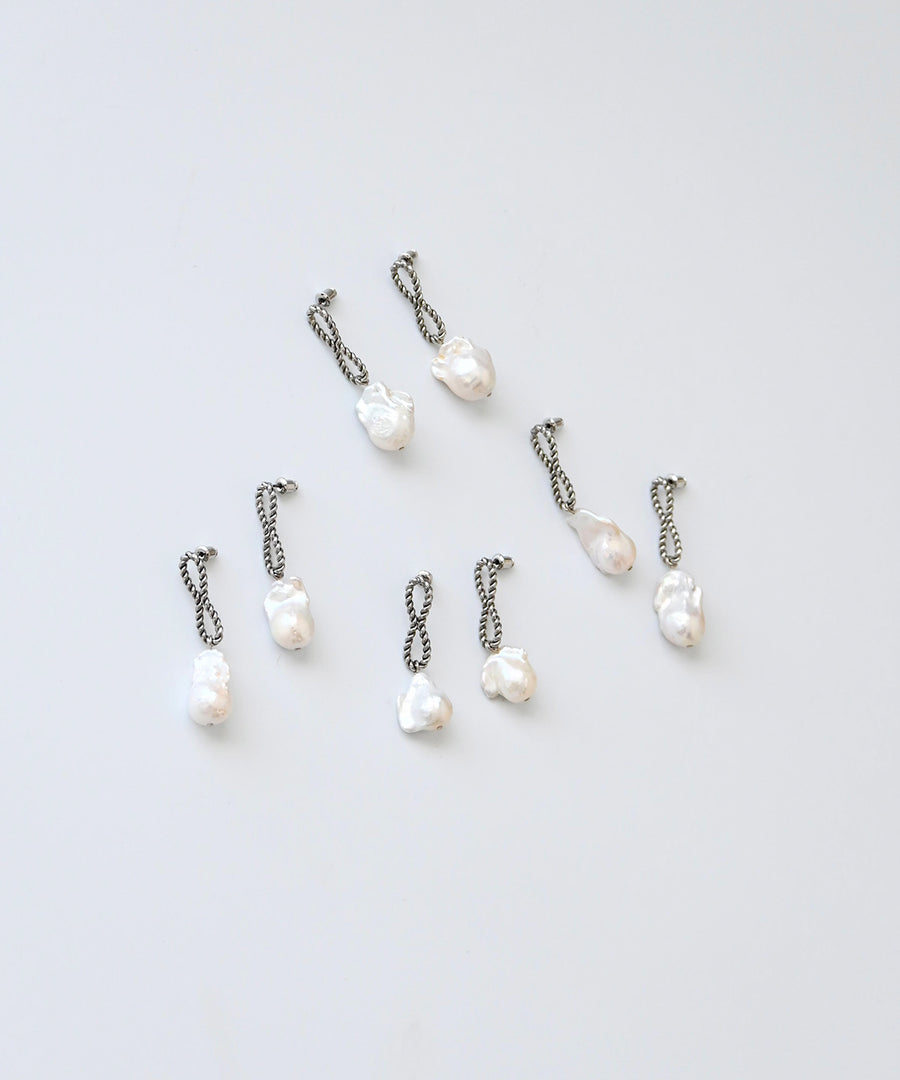 ADER.bijoux（アデルビジュー）｜TORSION pearl pierce/ピアス