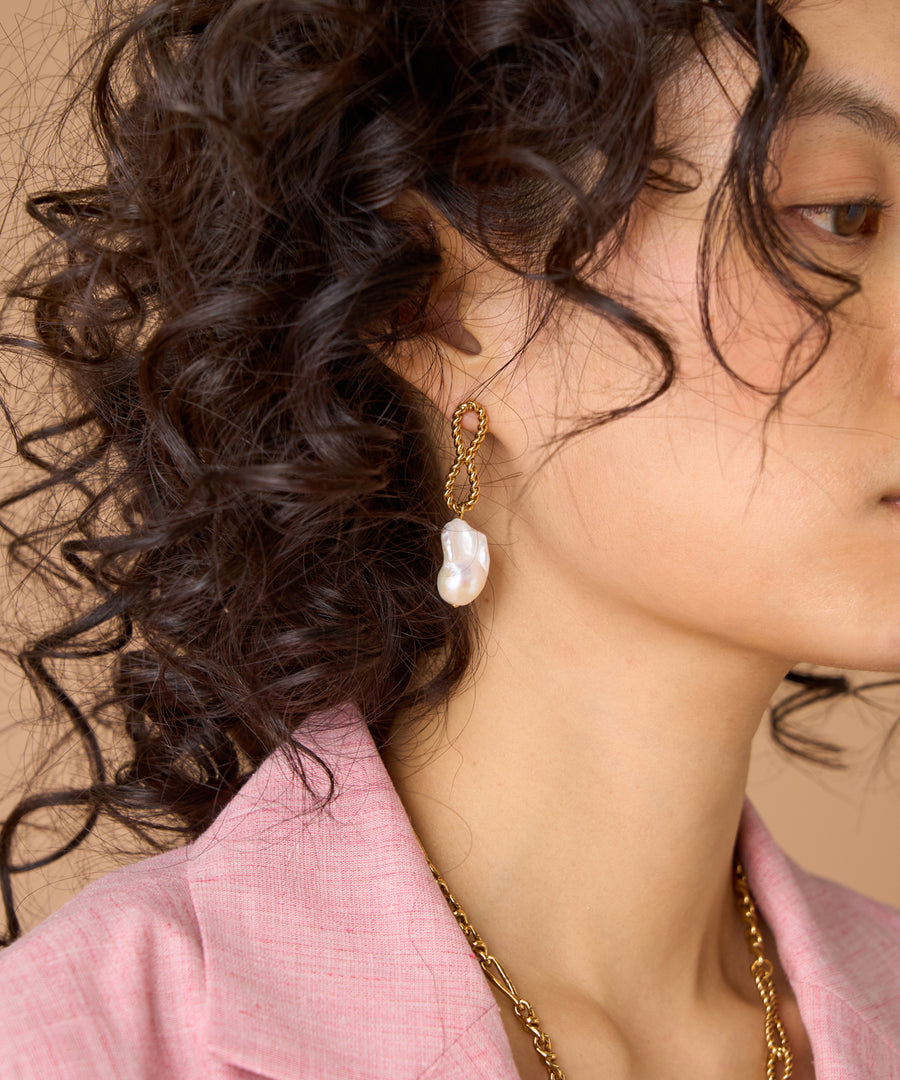 ADER.bijoux（アデルビジュー）｜TORSION pearl pierce/ピアス